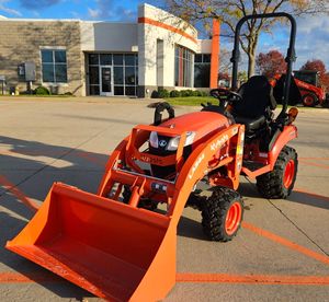 รถแทรกเตอร์ขนาดเล็กขับเคลื่อน 4 ล้อ สำหรับเครื่องยนต์ดิจิตอล Kubota 50/90/100/150 แรงม้า พร้อมปั๊มอัตโนมัติ เกียร์ฝรั่งเศส แข็งแรงทนทานสำหรับใช้งานระยะยาว - Product Image 1