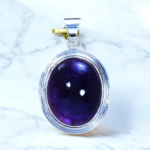 Colgante de Plata de Ley 925 con Amatista Natural en Forma Ovalada, Gema Cabujón de Alta Calidad, Amatista Púrpura para Uso Diario o Bodas - Product Image 1