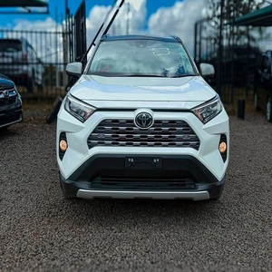 รถยนต์โตโยต้า RAV4 ไฮบริด SUV ปี 2023 รุ่น FWD ภายในตกแต่งด้วยหนังสีเข้ม สำหรับการผจญภัย - Product Image 4