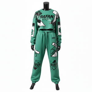 ชุดเซ็ตเสื้อครอปและกางเกงขายาวผ้าฟลีซผสมคอตตอนโพลีเอสเตอร์ 300 GSM พรีเมียม สีเขียว ดำ ขาว พิมพ์ลายโลโก้ สำหรับผู้หญิง - Product Image 1