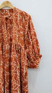 Robe maxi décontractée d'été pour femmes, imprimé floral indien fait à la main, style bohème, tissée, boutonnée, manches courtes - Product Image 3