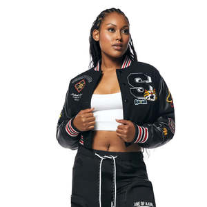 Veste en cuir universitaire personnalisée pour femme avec manteau Letterman court en polaire pour manteau d'hiver pour femme - Product Image 2