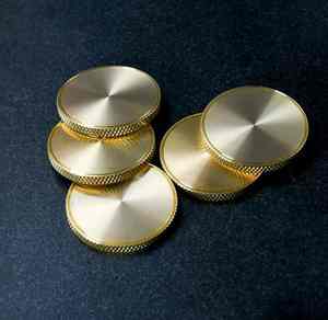 Amulette traditionnelle chinoise en métal Ching pour la protection et la richesse - Product Image 4