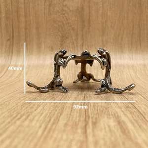 Bougeoir en métal antique Décor rustique Accent pour la maison Bougeoir conique unique pour les occasions de Noël - Product Image 4