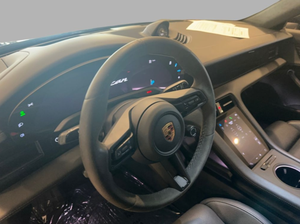 Sedán Deportivo de Lujo 2022, Eléctrico, de Alto Rendimiento y Largo Alcance, Vehículo Estadounidense - Product Image 4