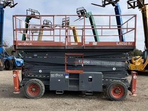 2013 SJ9250 RT Scissor Lift Premium Industrial Equipment Wholesale Bulk Supply - Product Image 2