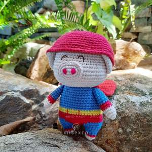 Muñeco de cerdito de algodón tejido a crochet, juguete amigurumi suave hecho a mano |   Cerdito de Peluche Rosa para Cuarto de Niños y Regalos - Product Image 5