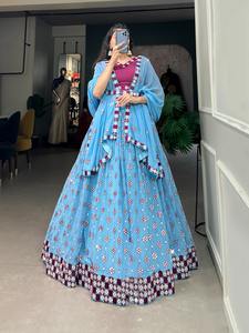 Georgette lehenga choli & dupatta อินเดียที่มีเลื่อมและการเย็บปักถักร้อยกระจกต้นฉบับจัดหางาน - Product Image 6