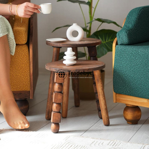 Tabouret en bois rustique pour salon ou chambre à coucher accent de décor naturel fabriqué à la main Tradebyd - Product Image 1