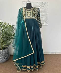 Vestido de trabajo de secuencia de bordado de Georgette de diseñador con ropa de fiesta dupatta precio al por mayor prenda étnica (3) - Product Image 6