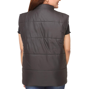 El chaleco acolchado de alta calidad es de la categoría de lluvia hecho de chaquetas sin mangas de tela transpirable pero impermeable para mujeres - Product Image 2