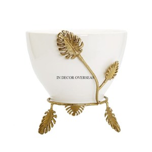 Look attrayant bol de forme ronde miroir en verre de couleur bleue avec base en métal robuste plaqué or pour décor de Table de mariage et de fête - Product Image 3