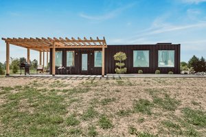 The Meadow 8x40 - Conteneur de luxe clé en main LIVRAISON GRATUITE À TOUTES LES RÉGIONS - Product Image 1