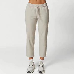 Pantalon de sport décontracté pour femmes pantalon de survêtement de couleur unie poches à taille élastique pantalon droit respirant pour la course de printemps - Product Image 4