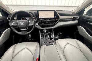 Utilizado cuidadosamente 2023 Toy o ta Hi GH La n d er 4WD/2WD SUV de 7 asientos - Product Image 6