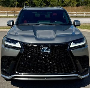 Lexus LX600 2024 USADO EN BUEN ESTADO - Product Image 1