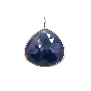Acheter Pendentif en forme de trillion de saphir bleu naturel en argent sterling 925 massif bijoux pour femmes faits à la main pour la vente en gros - Product Image 1