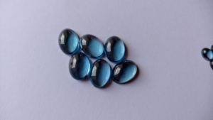 Cabochons ovales en topaze bleue de Londres naturelle de haute qualité 3x5mm à 10x12mm bijoux en pierres précieuses à dos plat - Product Image 3
