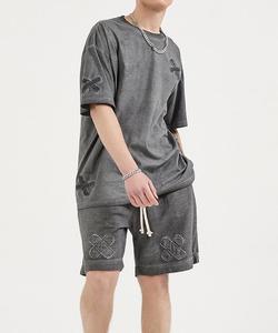 Conjunto de pantalones cortos unisex de gran venta de alta calidad disponible en varios colores conjunto de verano holgado de gran tamaño con etiqueta personalizada - Product Image 1