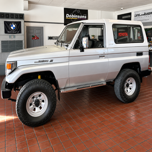 EDICIÓN CLÁSICA 1994 LANDCRUISERS FZJ73 4X4, TRANSMISIÓN MANUAL DE 5 VELOCIDADES, MOTOR DE 4.5 LITROS Y 6 CILINDROS, EN PERFECTO ESTADO DE FUNCIONAMIENTO, IMPECABLE, EXCELENTE CONDICIÓN, LO MEJOR - Product Image 1