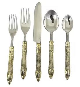 Ensemble de couverts tendance et élégant avec poignée embossée, nouvelle arrivée, meilleure qualité - Product Image 1