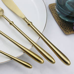 Ensemble de couverts en acier inoxydable élégant avec décoration de table à manger décente dorée et polie, parfait pour la restauration, nouveauté - Product Image 5