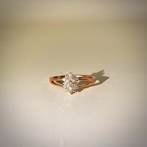 แหวนหมั้นทองคำ 14K ประดับมุกน้ำจืดทรงกลม ดีไซน์ดอกไม้ประดับเพชรทรงเหลี่ยม ฝังแบบช่อง ประดับด้วยหินธรรมชาติ - Product Image 6