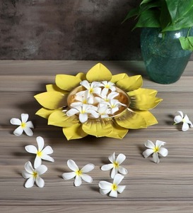 Porte-bougie en métal de haute qualité Urli Bowl et lanternes bougeoirs pour la décoration intérieure pour Diwali et d'autres festivals - Product Image 1