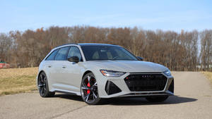 Audi RS 6 Avant 2021 légèrement utilisée, en parfait état et propre - Product Image 4