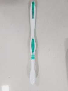 Or al B Brosse à dents propre et brillante 13 N Brosse à dents extra souple Soins bucco-dentaires pour adultes Multicolore avec poils souples à bon prix - Product Image 5