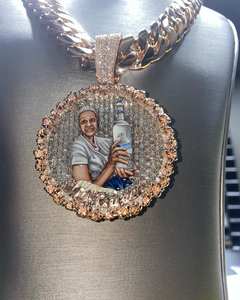 Pendentif personnalisé de haute qualité pour femme, style hip-hop, avec nom, en moissanite VVS, argent sterling 925 plaqué or, serti clos - Product Image 2