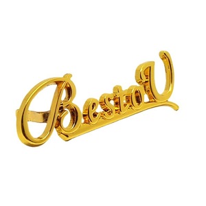 Badge Couronne en Alliage de Zinc avec Gravure de Lettres Personnalisée par Électrodéposition et Peinture Cuite pour Sacs et Bagages - Product Image 5