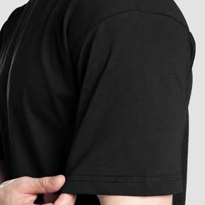 Camiseta Deportiva Negra de Jersey Grueso, Corte Holgado, Estilo Oversize, con Estampado, Modelo General Tour - Product Image 5