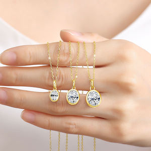 Collier pendentif en moissanite taille ovale 1,00 CT tendance avec sertissage en bezel, argent sterling 925, bijoux délicats et luxueux, cadeau de fiançailles pour femme - Product Image 4
