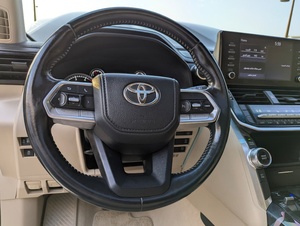 รถ SUV ปี 2024 พวงมาลัยซ้าย เบนซิน ขับเคลื่อน 4 ล้อ เทอร์โบ เกียร์อัตโนมัติ เบาะหนังสีเข้ม หลังคาซันรูฟแบบพาโนรามา - Product Image 4