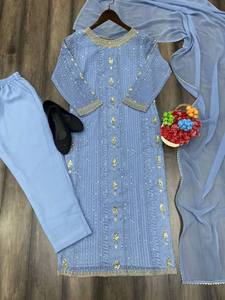 Conjunto de Kurti de Alta Calidad con Bordado de Lentejuelas y Diseño de Georgette Sintética de Última Moda para Bodas, por Fab Zone, Ropa India y Pakistaní - Product Image 4