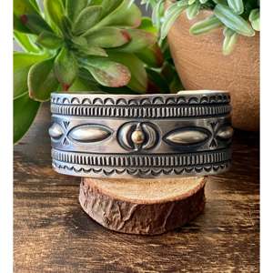 Brazalete de Moda Alex Sanchez en Plata de Ley con Puntos de Oro de 14K - Product Image 1