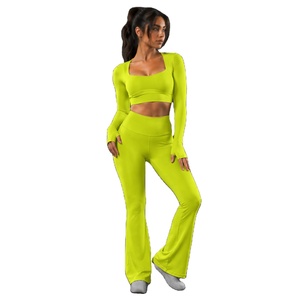 Ensemble de yoga évasé uni pour femme, legging taille haute élastique extensible et haut court à manches longues, séchage rapide, respirant, pour le fitness - Product Image 1