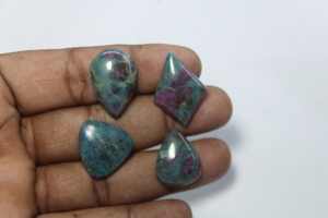 Piedra pulida a mano de cianita de rubí Cabujón de piedra de cianita de rubí Aspecto impresionante Piedra preciosa suelta para la fabricación de joyas de lujo Precio bajo - Product Image 2