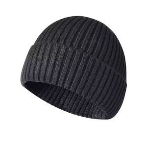 Bonnet doux de haute qualité avec impression numérique de personnages, design à blocs de couleur, revers plié, style streetwear audacieux et décontracté, nœuds - Product Image 2