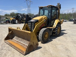Chargeuse-pelleteuse Cat 430 avec godet avant et bras de terrassement arrière, équipement de construction jaune - Product Image 2