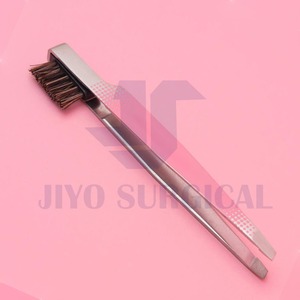 Pince à sourcils 2 en 1 à pointe oblique de précision en acier inoxydable pour la mise en forme et le toilettage avec brosse pratique - Product Image 4