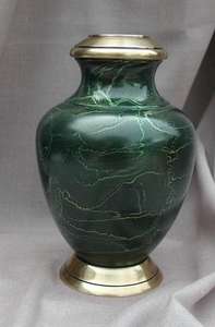 Urne de crémation traditionnelle américaine classique en laiton à motif or et vert de luxe pour la crémation en métal fantaisie de style unique de cendres humaines - Product Image 4