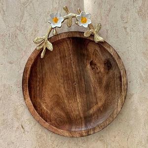 Plateau de service rond en bois de manguier gravé 14x10x2.5 pouces pour la vaisselle alimentaire et le dîner avec corps en bois - Product Image 4