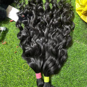 ผมแท้ธรรมชาติอินเดียเกรดพรีเมียมคุณภาพสูง แบบลอนธรรมชาติ สีดำธรรมชาติ เกรดเรมี่ ขนาด 18 นิ้ว ผมบริสุทธิ์ 100% ต่อผมแบบเครื่องเย็บสองชั้น - Product Image 1