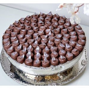 Bol à chocolat décoratif pour célébrations et occasions spéciales vintage en métal blanc de meilleure qualité avec support à dessert doré - Product Image 3