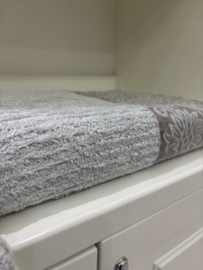 Serviette éponge Jacquard Bambou Gris 50*90cm 70% Bambou 30% Coton Mélange Extra Doux Haute Absorption Décoratif Sevim Style 500 GSM - Product Image 3