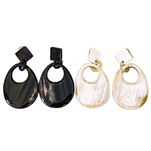 Boucles d'oreilles pendantes classiques uniques faites à la main en corne de buffle naturelle, boucles d'oreilles de luxe en corne de buffle d'Inde, artisanat naturel - Product Image 1
