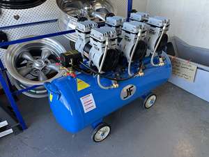 Compresor de Aire Portátil Silencioso sin Aceite, con Bomba y Tanque con Ruedas, Multivoltaje, para Garaje, Taller, Auto y Bicicleta - Product Image 2