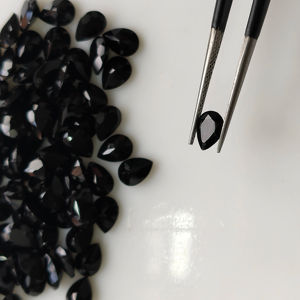 Ónice Negro Natural de 7x5 mm, Corte Pera, Piedra Preciosa Suelta de la Mejor Calidad para la Fabricación de Joyas - Product Image 1